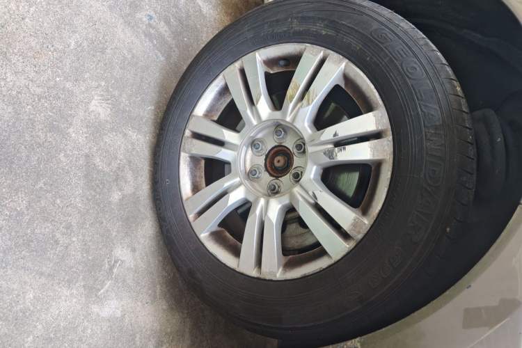 Used Cadillac SRX 2015 3.0L Comfort Version Right Front Wheel Hub