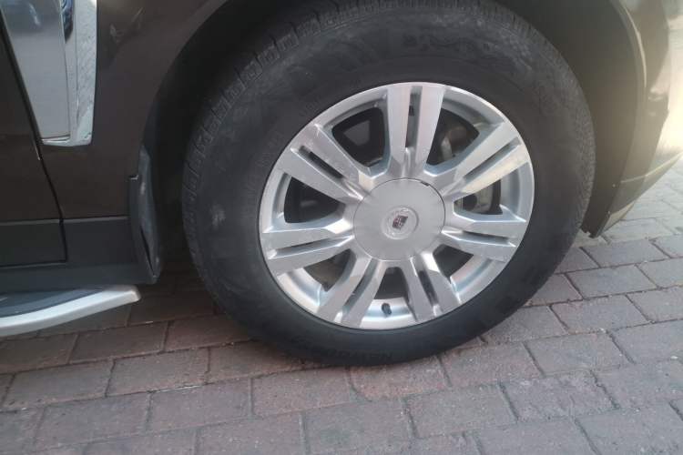 Used Cadillac SRX 2015 3.0L Elite Model Right Front Wheel Hub