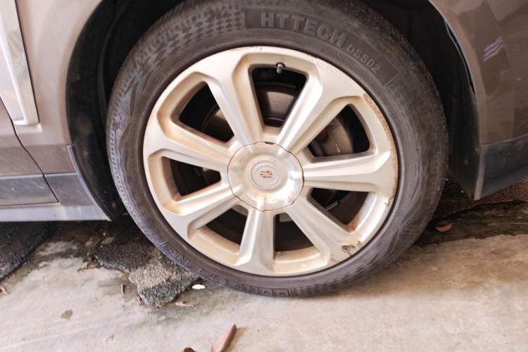 Used Cadillac SRX 2015 3.0L Flagship Model Right Front Wheel Hub