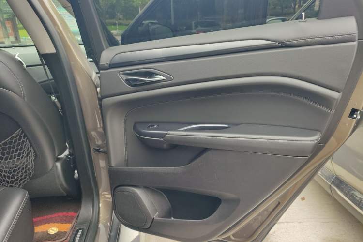 Used Cadillac SRX 2015 3.0L Comfort Version Right Rear Door Interior
