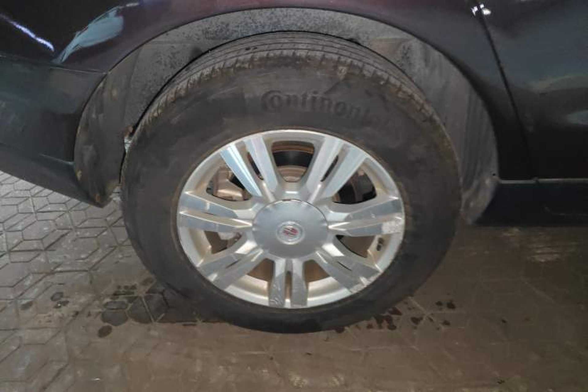 Used Cadillac SRX 2015 3.0L Elite Model Right Rear Wheel Hub