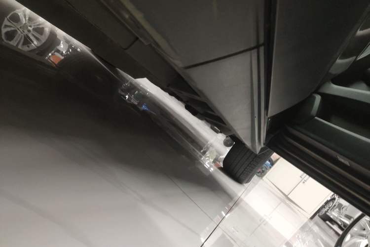 Used Cadillac SRX 2015 3.0L Comfort Version Right Side Sill