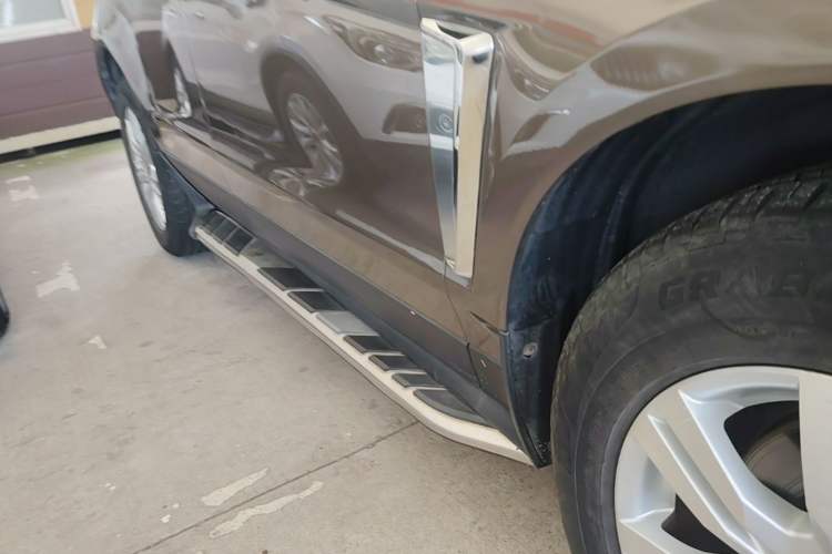 Used Cadillac SRX 2015 3.0L Elite Model Right Side Sill