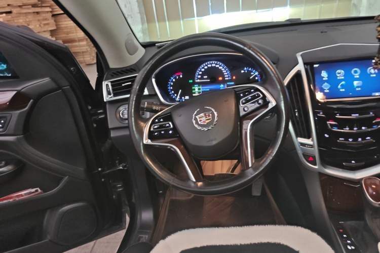 Used Cadillac SRX 2015 3.0L Elite Model Steering Wheel