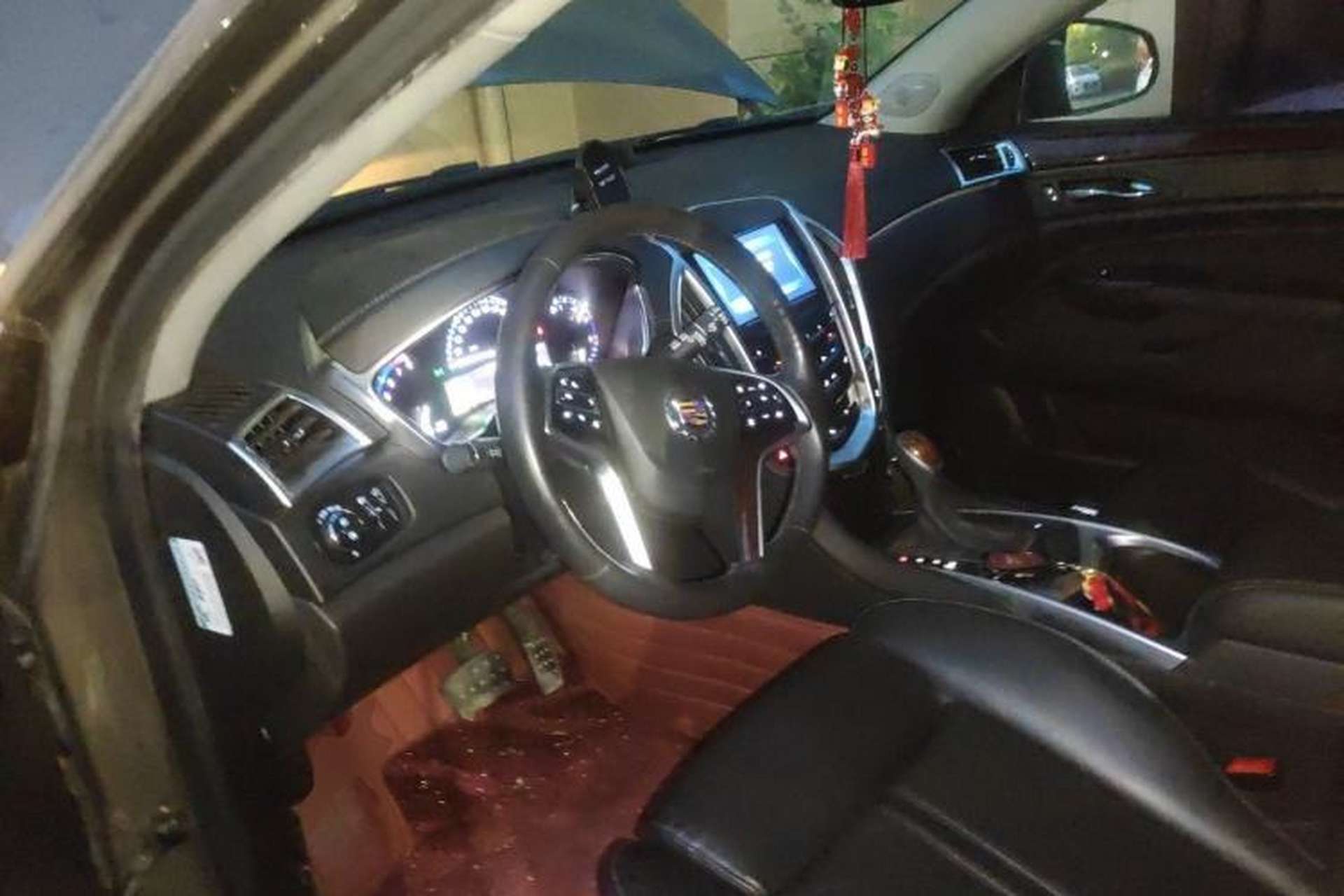 Used Cadillac SRX 2015 3.0L Elite Model Steering Wheel