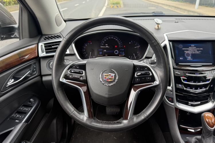 Used Cadillac SRX 2015 3.0L Elite Model Steering Wheel