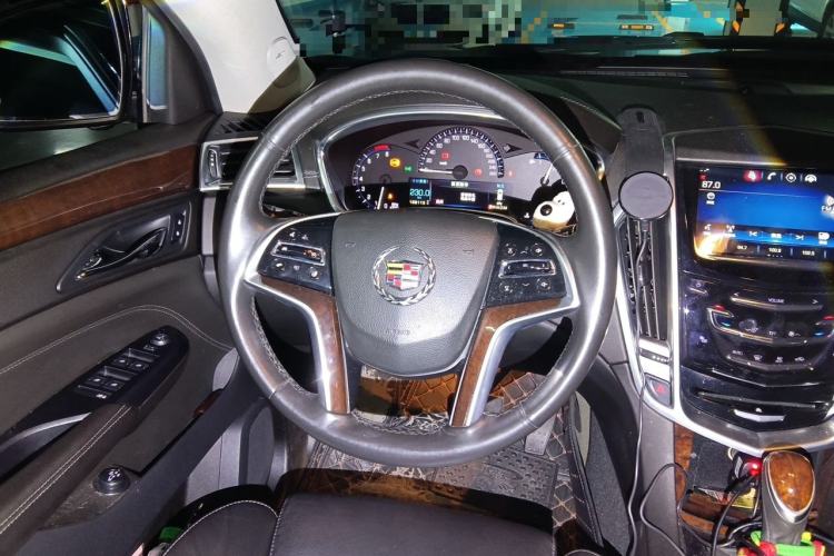Used Cadillac SRX 2015 3.0L Elite Model Steering Wheel