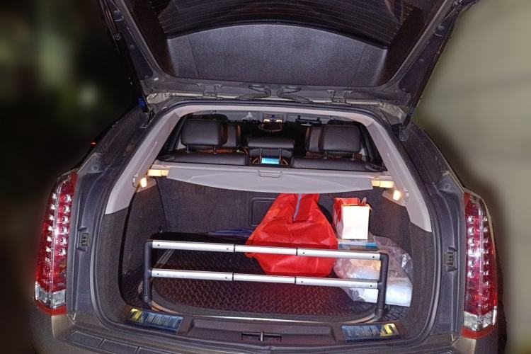 Used Cadillac SRX 2015 3.0L Elite Model Trunk
