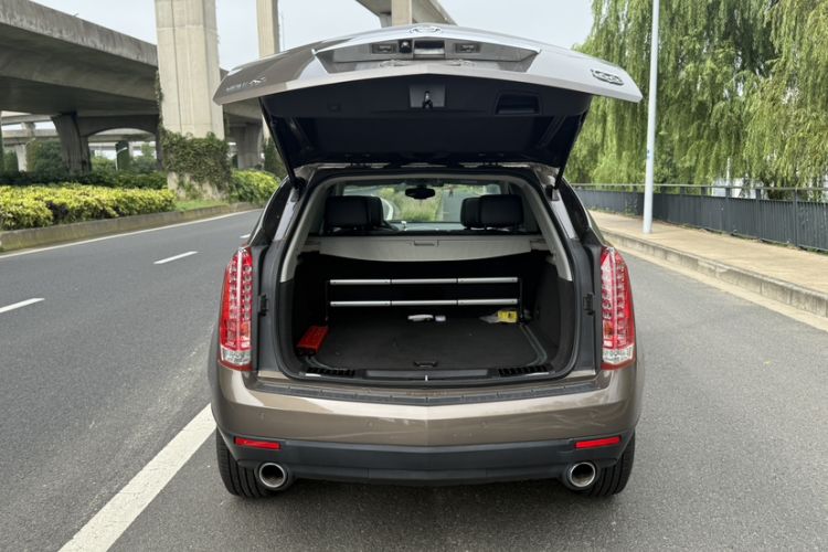 Used Cadillac SRX 2015 3.0L Elite Model Trunk
