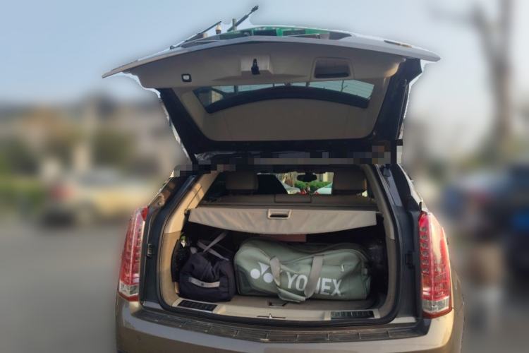 Used Cadillac SRX 2015 3.0L Elite Model Trunk