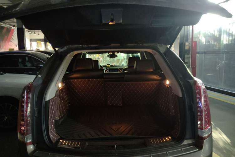 Used Cadillac SRX 2015 3.0L Comfort Version Trunk