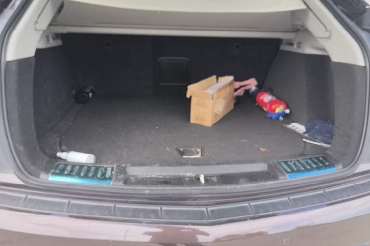 Used Cadillac SRX 2015 3.0L Comfort Version Trunk