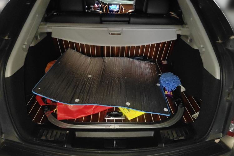 Used Cadillac SRX 2015 3.0L Elite Model Trunk