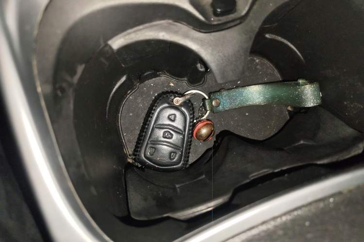 Used Cadillac SRX 2015 3.0L Comfort Version Vehicle Key