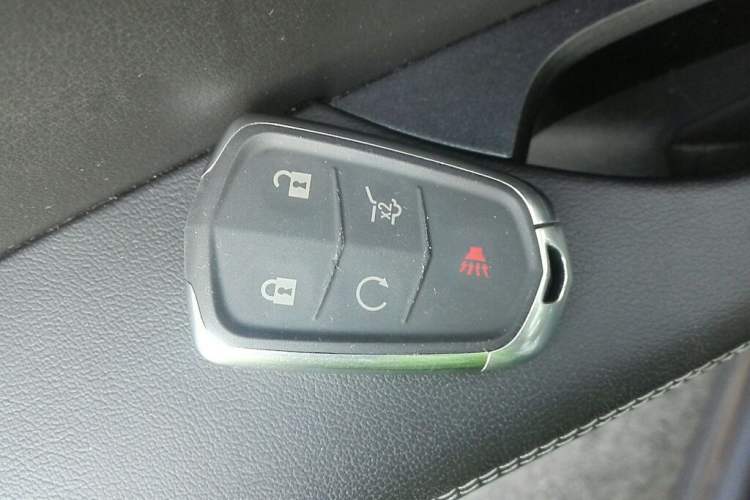 Used Cadillac SRX 2015 3.0L Elite Model Vehicle Key