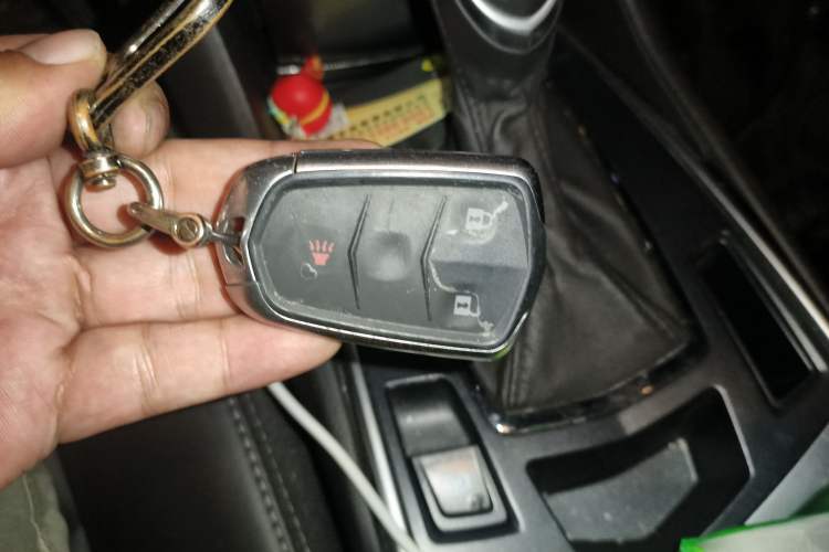 Used Cadillac SRX 2015 3.0L Comfort Version Vehicle Key