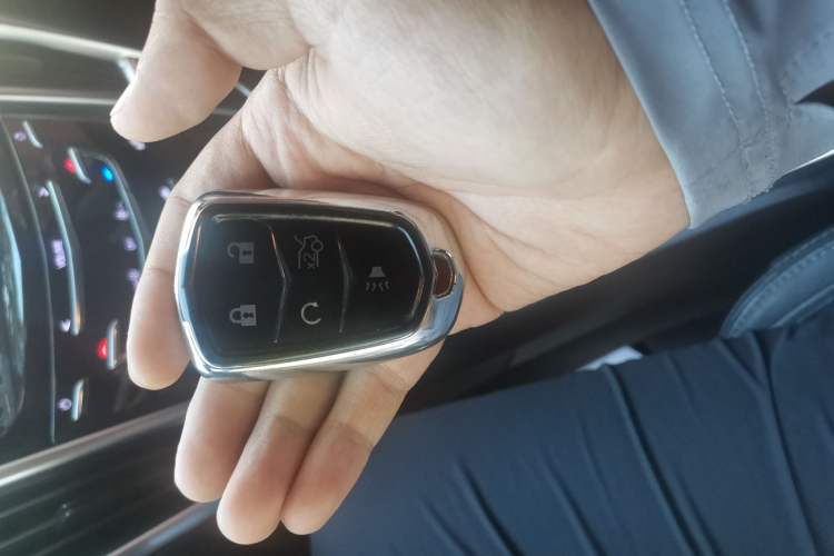 Used Cadillac SRX 2015 3.0L Elite Model Vehicle Key