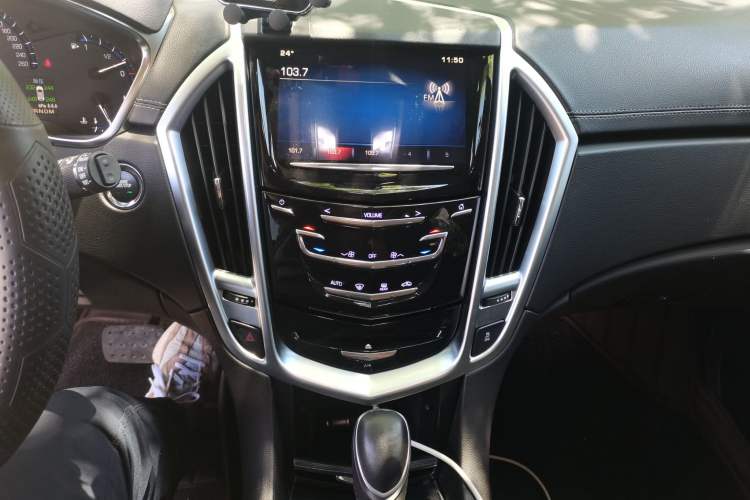 Used Cadillac SRX 2015 3.0L Comfort Version Audio And AC Panel