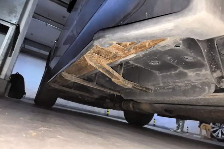 Used Cadillac SRX 2015 3.0L Elite Model Chassis Rear Left