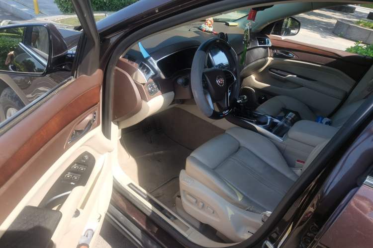 Used Cadillac SRX 2015 3.0L Elite Model Driver Seat