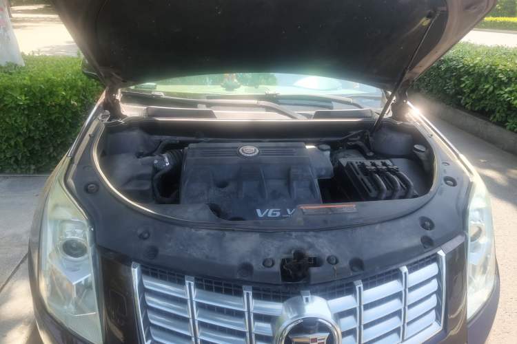 Used Cadillac SRX 2015 3.0L Elite Model Engine Bay