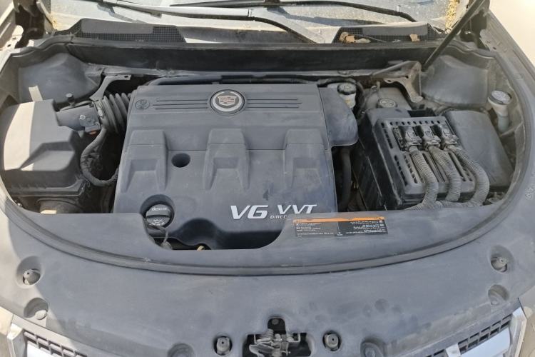 Used Cadillac SRX 2015 3.0L Comfort Version Engine Bay