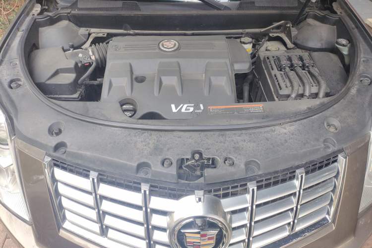 Used Cadillac SRX 2015 3.0L Comfort Version Engine Bay