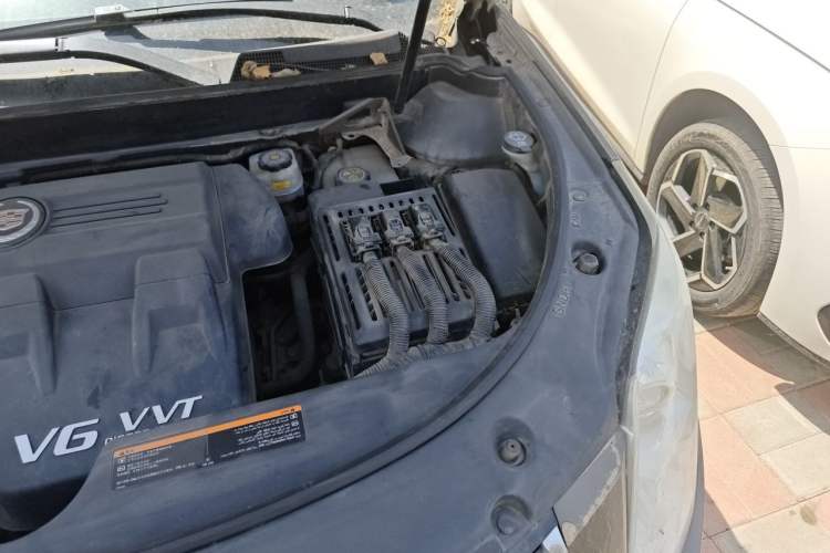 Used Cadillac SRX 2015 3.0L Comfort Version Engine Bay Left