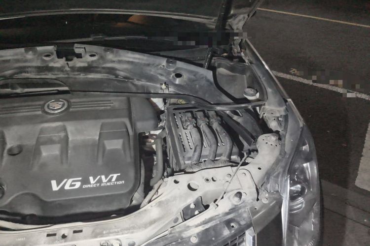 Used Cadillac SRX 2015 3.0L Comfort Version Engine Bay Left
