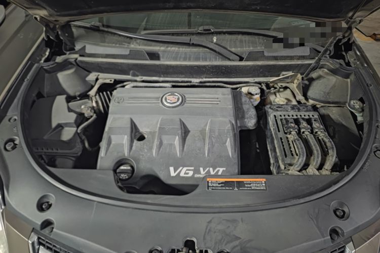 Used Cadillac SRX 2015 3.0L Comfort Version Engine Bay