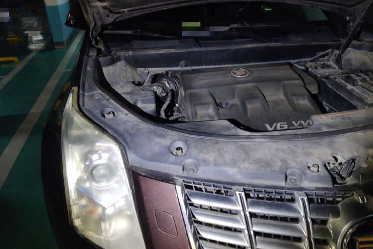 Used Cadillac SRX 2015 3.0L Comfort Version Engine Bay Right