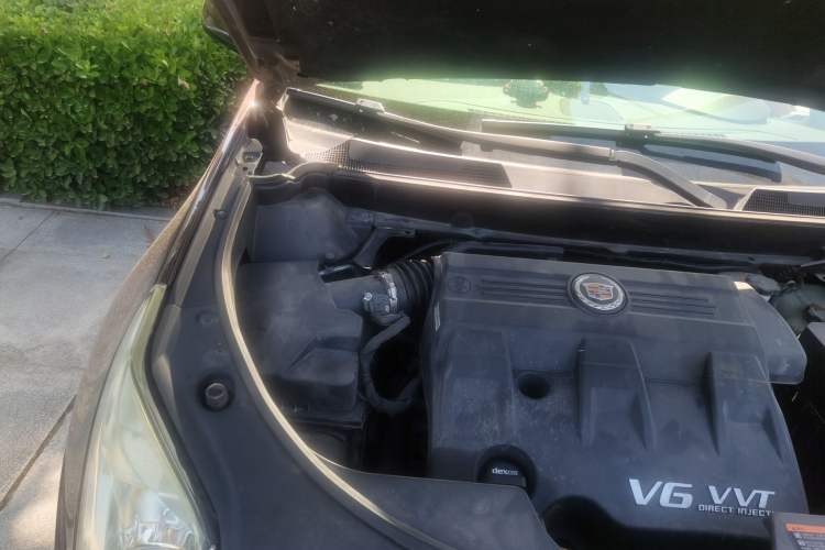 Used Cadillac SRX 2015 3.0L Elite Model Engine Bay Right
