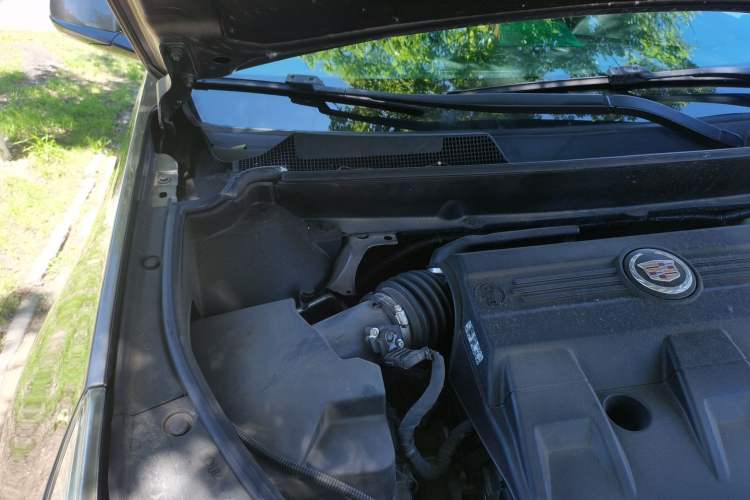 Used Cadillac SRX 2015 3.0L Comfort Version Engine Bay Right
