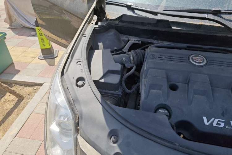 Used Cadillac SRX 2015 3.0L Comfort Version Engine Bay Right