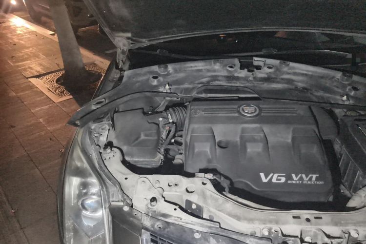 Used Cadillac SRX 2015 3.0L Comfort Version Engine Bay Right