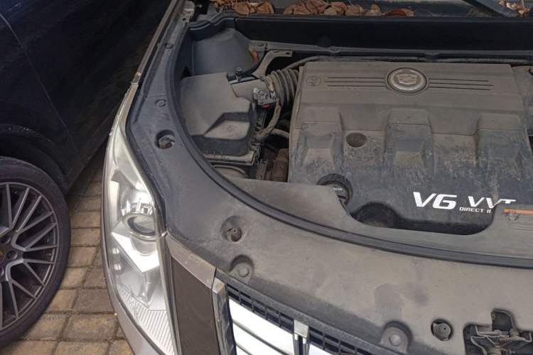 Used Cadillac SRX 2015 3.0L Comfort Version Engine Bay Right