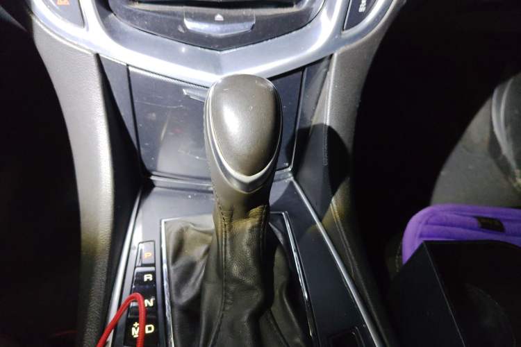 Used Cadillac SRX 2015 3.0L Comfort Version Gear Lever