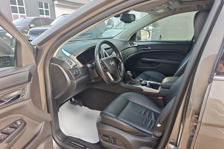 Used Cadillac SRX 2015 3.0L Comfort Version Interior 3
