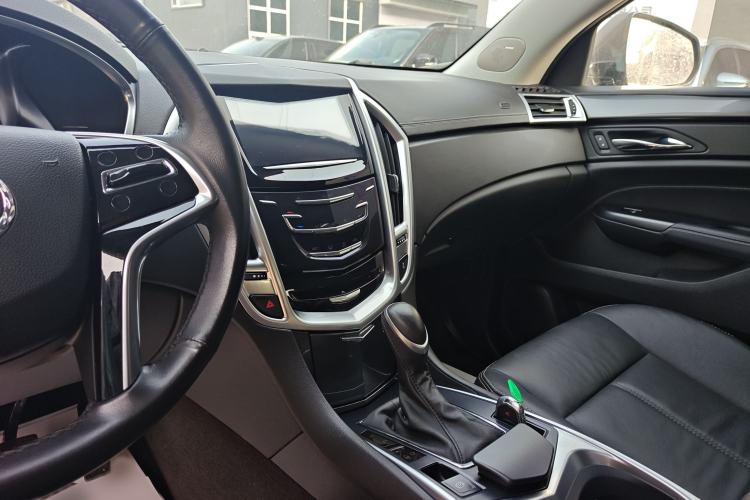 Used Cadillac SRX 2015 3.0L Comfort Version Interior 4