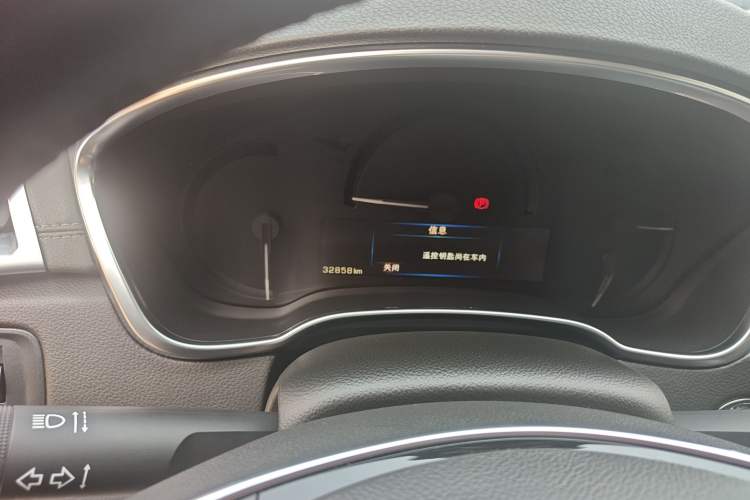 Used Cadillac SRX 2015 3.0L Comfort Version Odometer Close Up