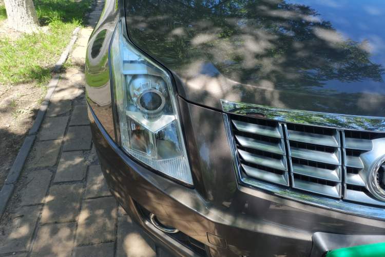 Used Cadillac SRX 2015 3.0L Comfort Version Right Front Headlight
