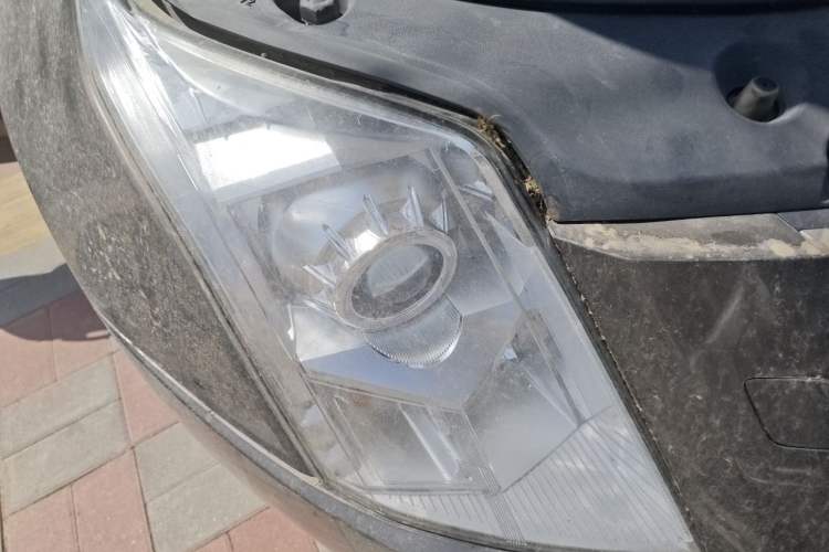 Used Cadillac SRX 2015 3.0L Comfort Version Right Front Headlight