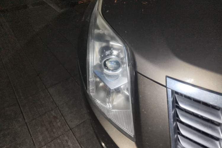 Used Cadillac SRX 2015 3.0L Comfort Version Right Front Headlight
