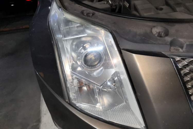 Used Cadillac SRX 2015 3.0L Elite Model Right Front Headlight