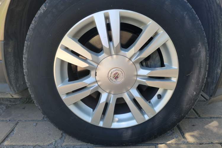 Used Cadillac SRX 2015 3.0L Comfort Version Right Front Wheel Hub