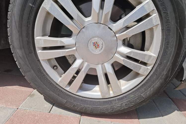 Used Cadillac SRX 2015 3.0L Comfort Version Right Front Wheel Hub