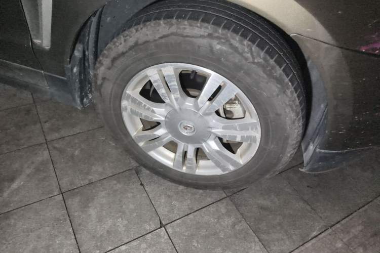 Used Cadillac SRX 2015 3.0L Comfort Version Right Front Wheel Hub