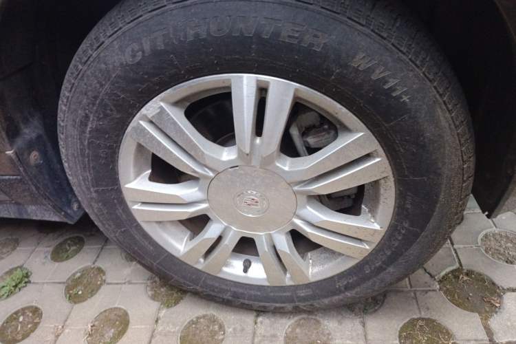 Used Cadillac SRX 2015 3.0L Comfort Version Right Front Wheel Hub