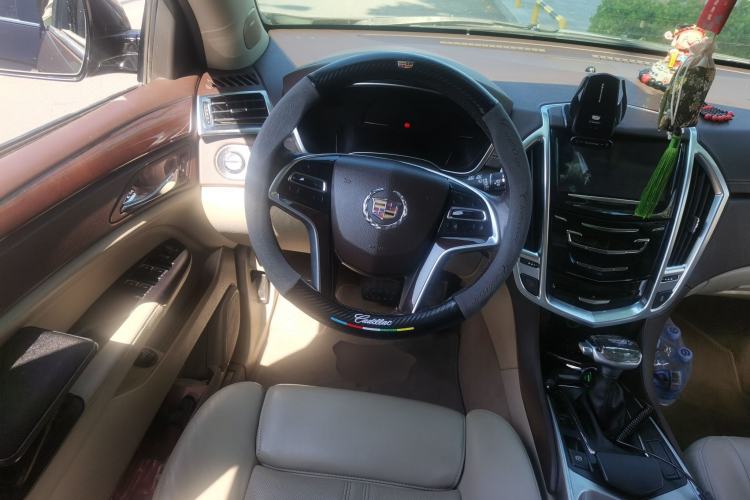 Used Cadillac SRX 2015 3.0L Elite Model Steering Wheel