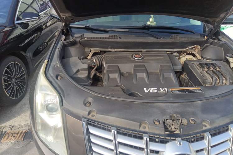 Used Cadillac SRX 2015 3.0L Elite Model Engine Bay Right